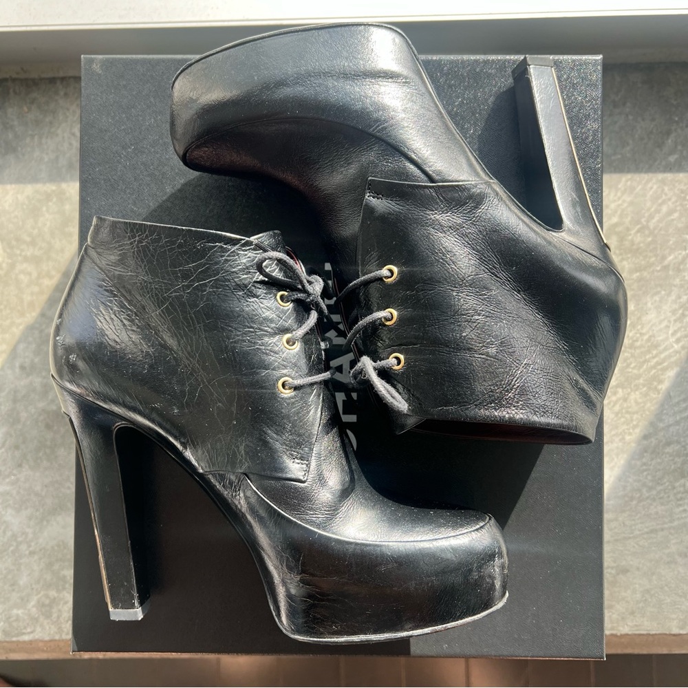 CHANEL Lacets Black Leather Lace Up Round Toe Ankle Boots - SIZE 39.5 - Picture 3 of 13